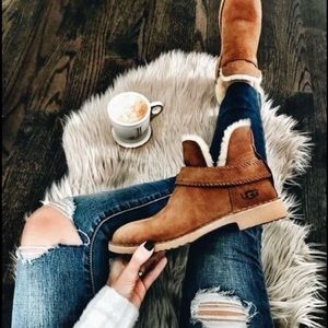 UGG McKay Boots Chestnut  - Size 7.5